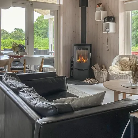 Stunning In Sydals With Kitchen Casa de Férias Skovby (Syddanmark)